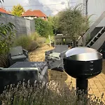 Georges Met Tuin En Sauna * Koksijde
