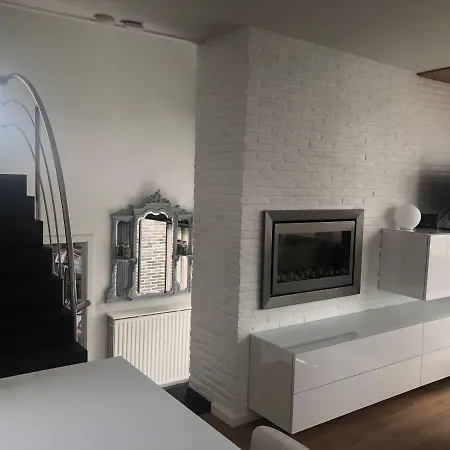 Georges Met Tuin En Sauna Коксейде